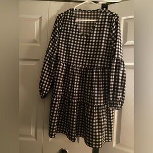 Gingham medium tiered dress no brand no tag